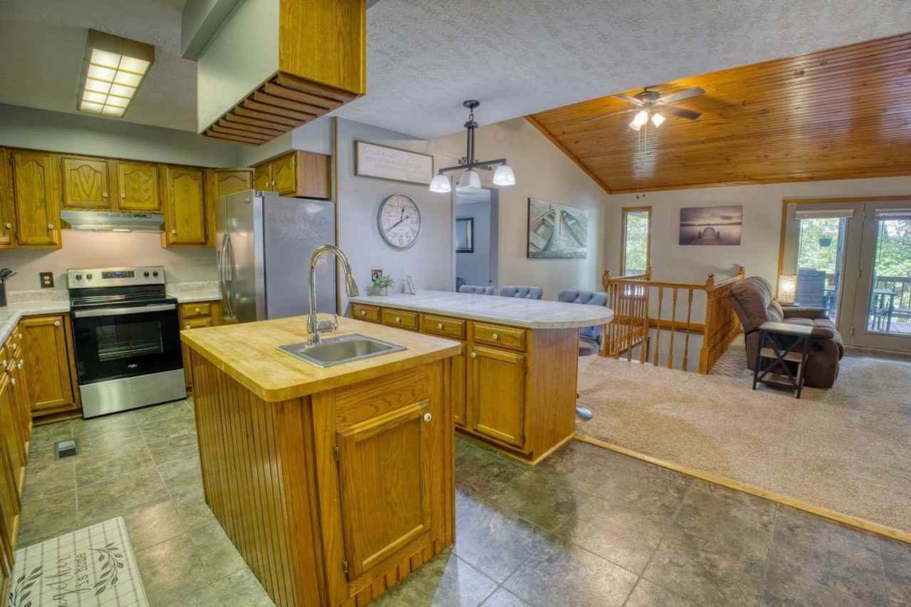 Eddy Bay - Photo 7 of 47