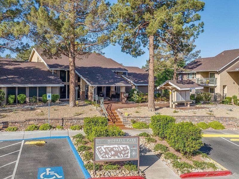 525 Harris St - Photo 2 of 29