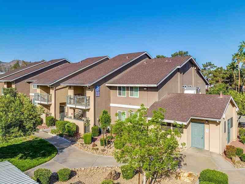 525 Harris St - Photo 5 of 29