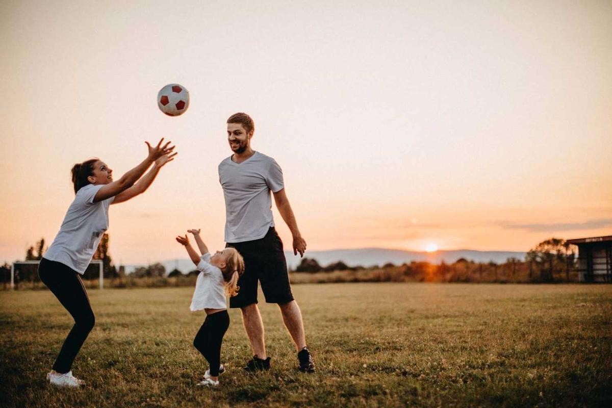 572 Gibson Dr - Photo 4 of 12