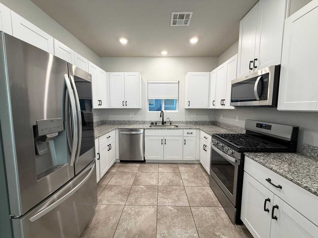 7457 Onyx Star Street - Photo 3 of 34