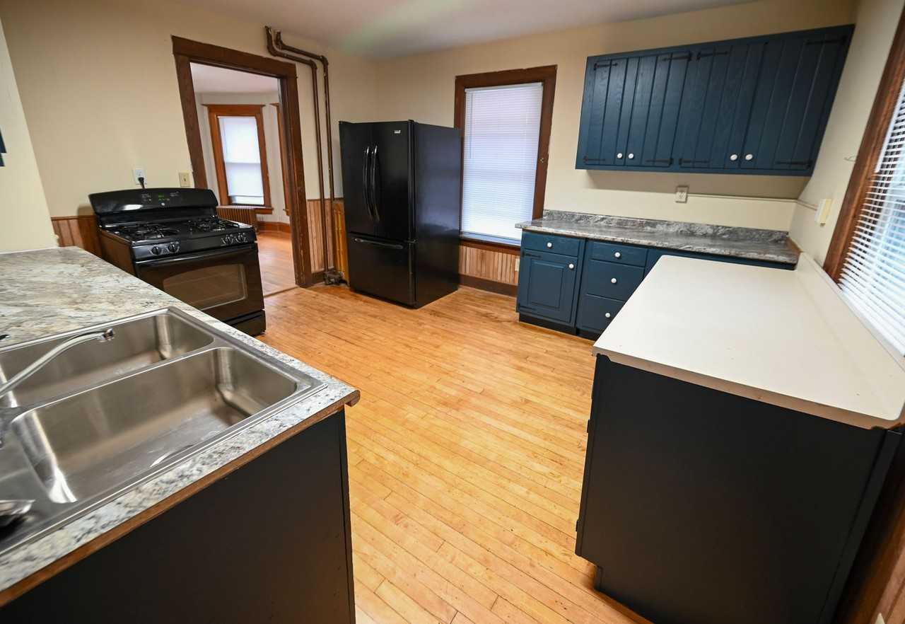 405-407 W Main St - Duplex - Photo 4 of 50