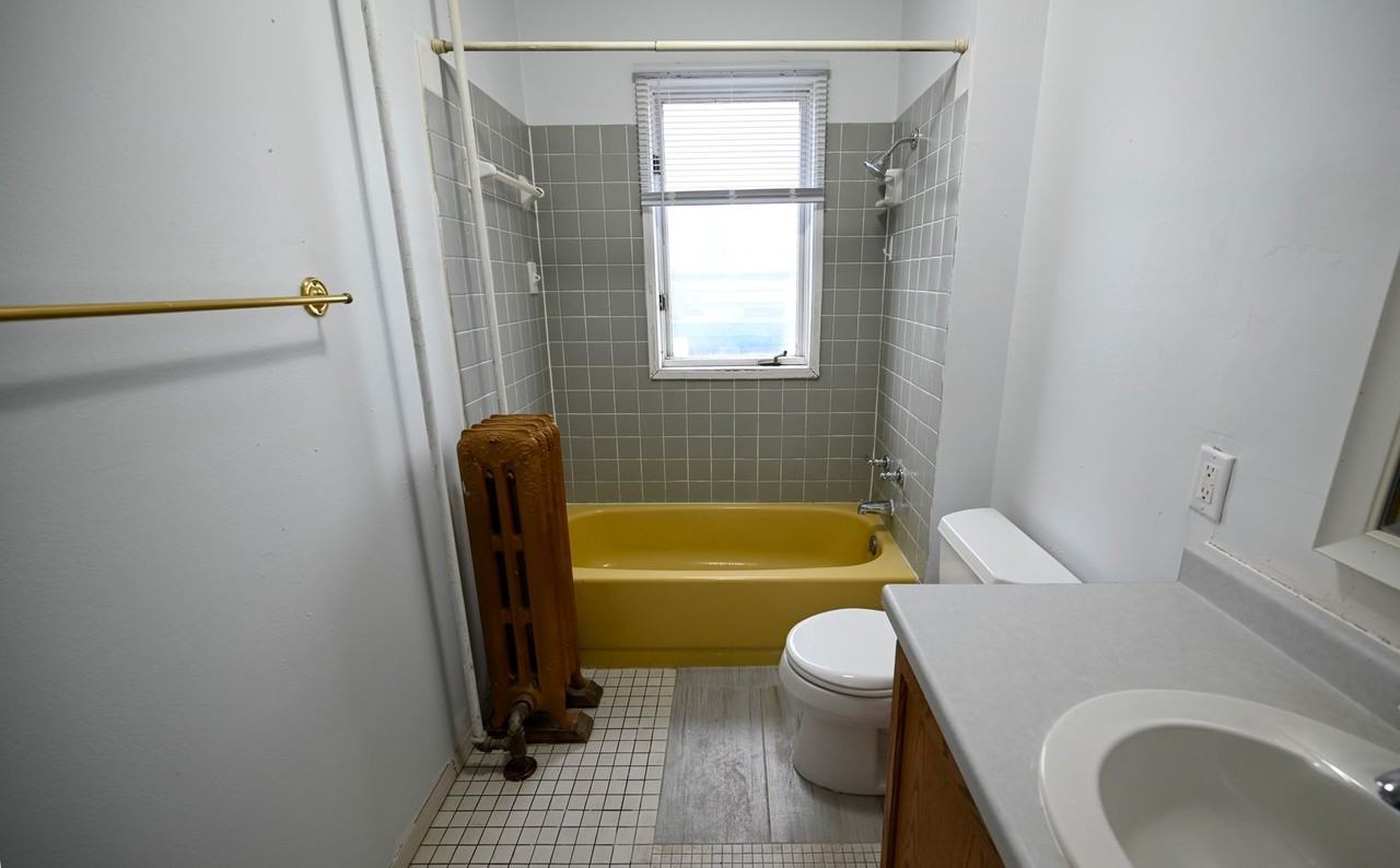 405-407 W Main St - Duplex - Photo 5 of 50