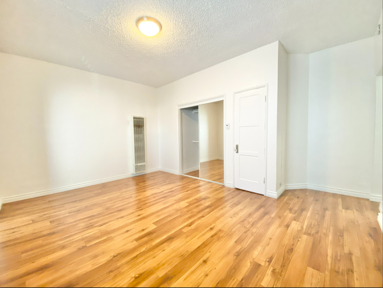 Harvard Hill Apartments - Photo 2 of 18