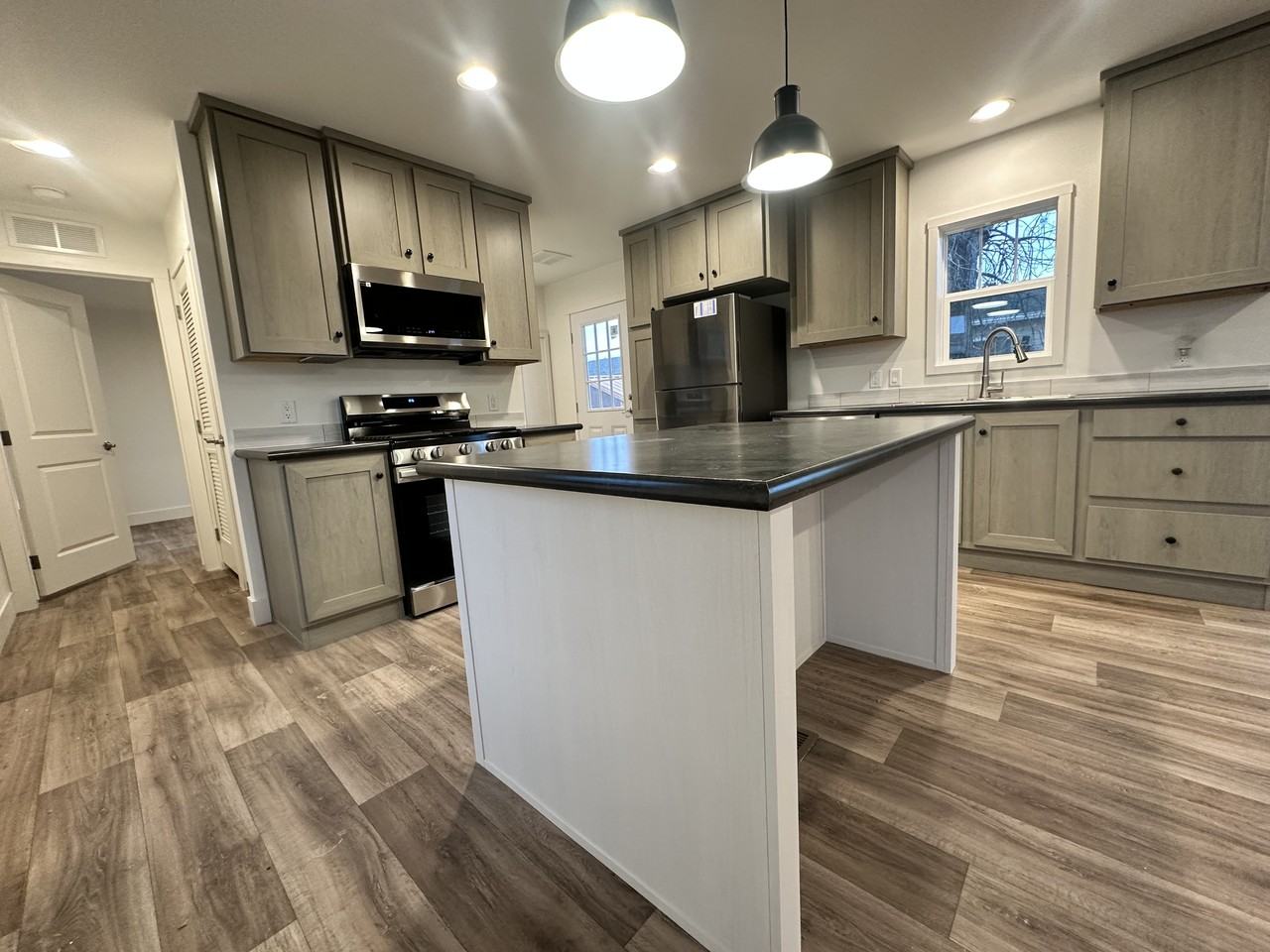 19 Cavalier St N #19CA - Photo 7 of 38