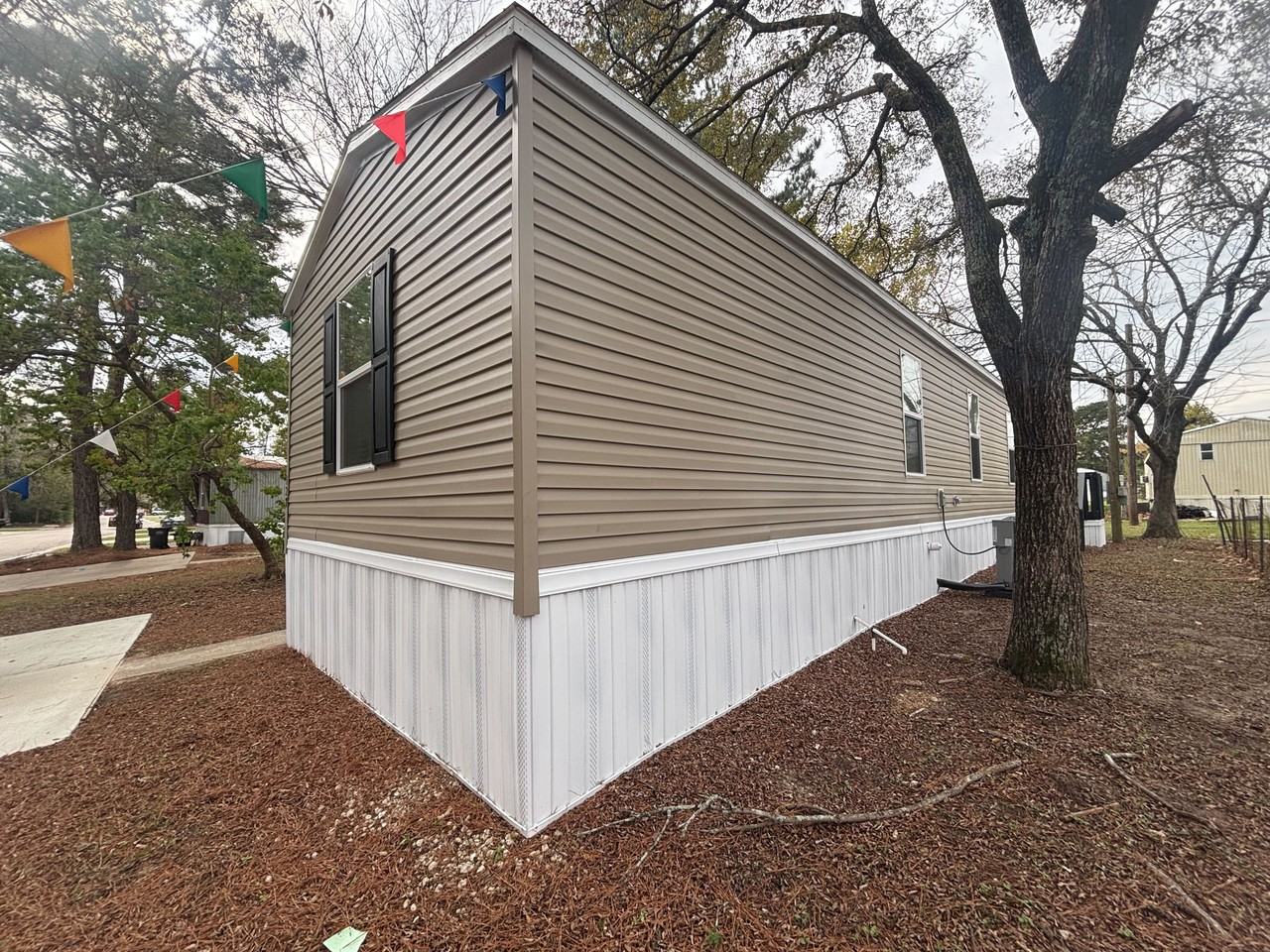 127 Peggy St - Photo 3 of 27