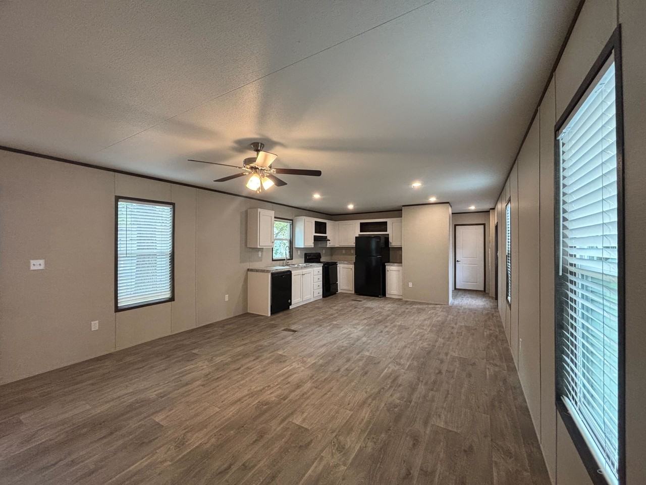 127 Peggy St - Photo 6 of 27