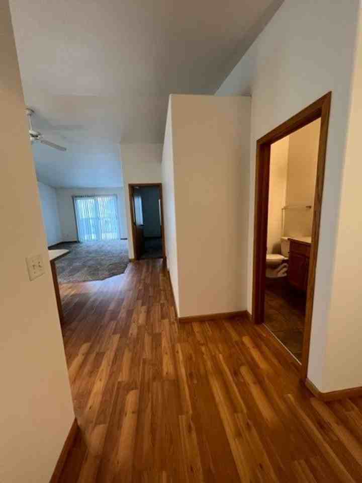 1214 37th Avenue South - Photo 6 of 23