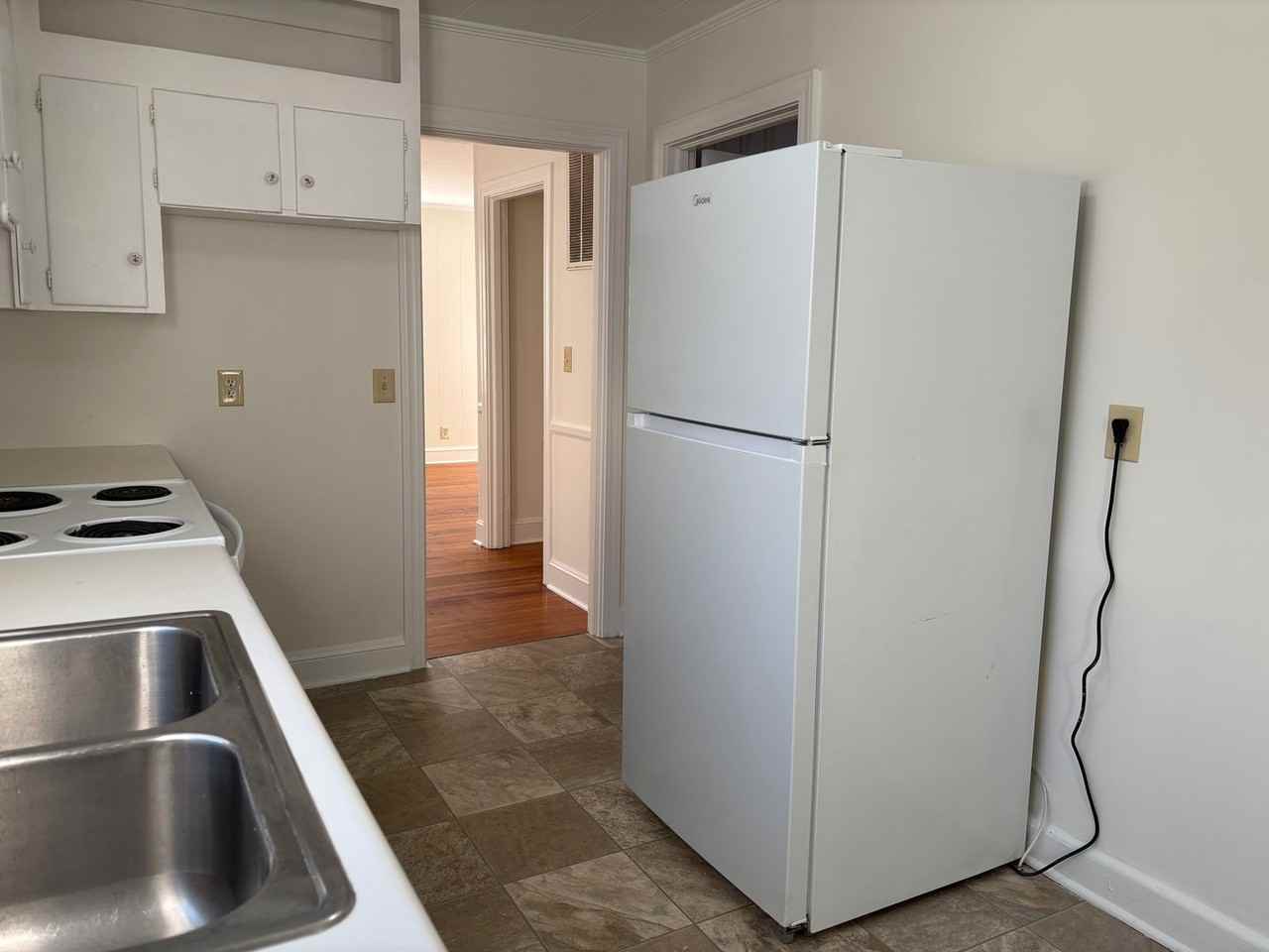 1003 Cliff Rd - Photo 6 of 19