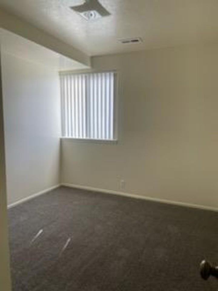 Pineridge Apartments - Photo 6 of 9