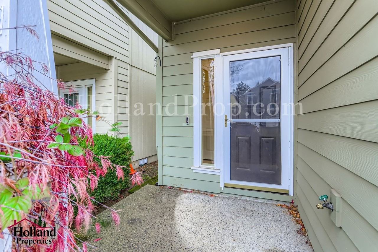 17657 Southwest Jay Street - Photo 3 of 23