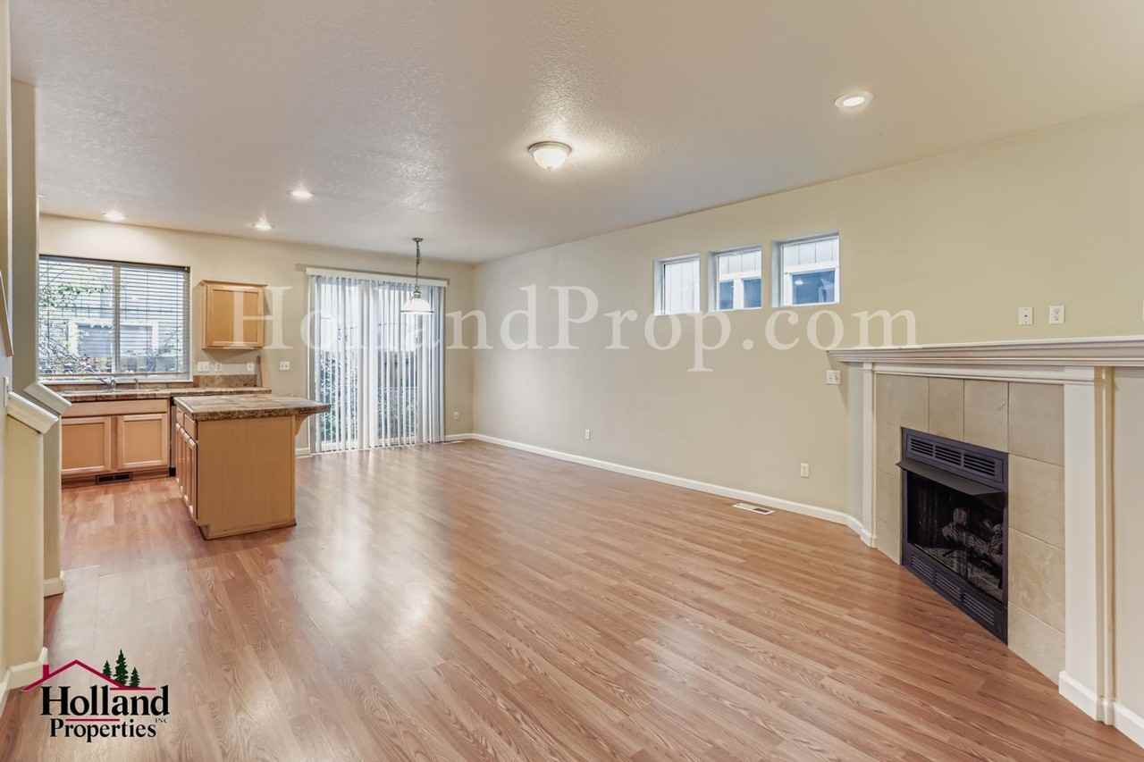 17657 Southwest Jay Street - Photo 5 of 23