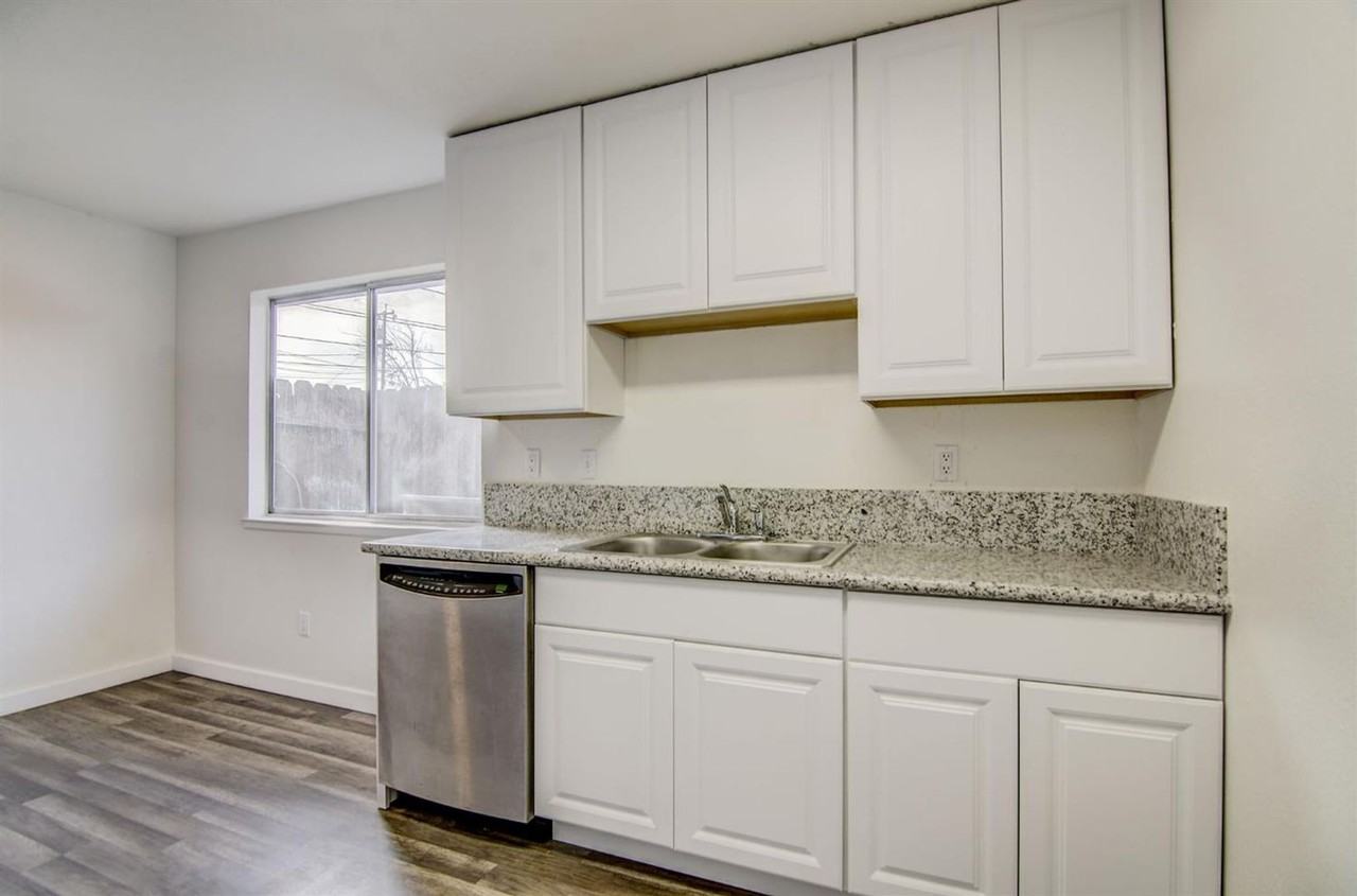 1628 Citrus St #2 - Photo 7 of 13