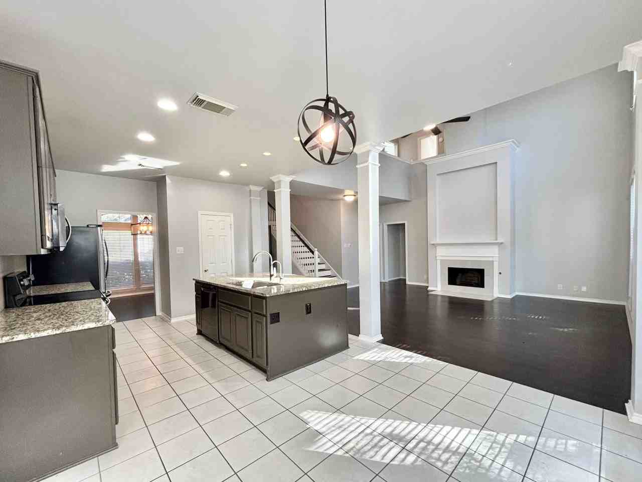 1326 Delmont Ct - Photo 5 of 29