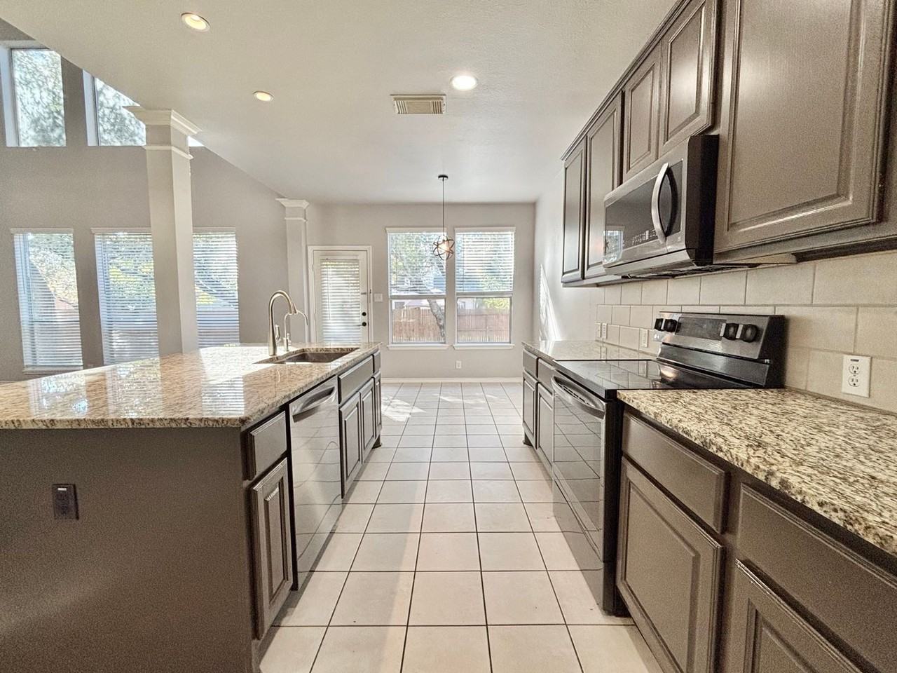 1326 Delmont Ct - Photo 6 of 29