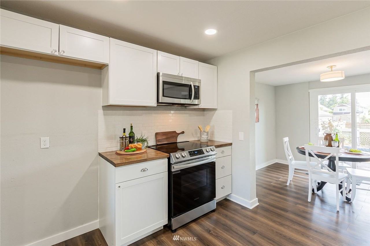 3821 E I St - Photo 2 of 28