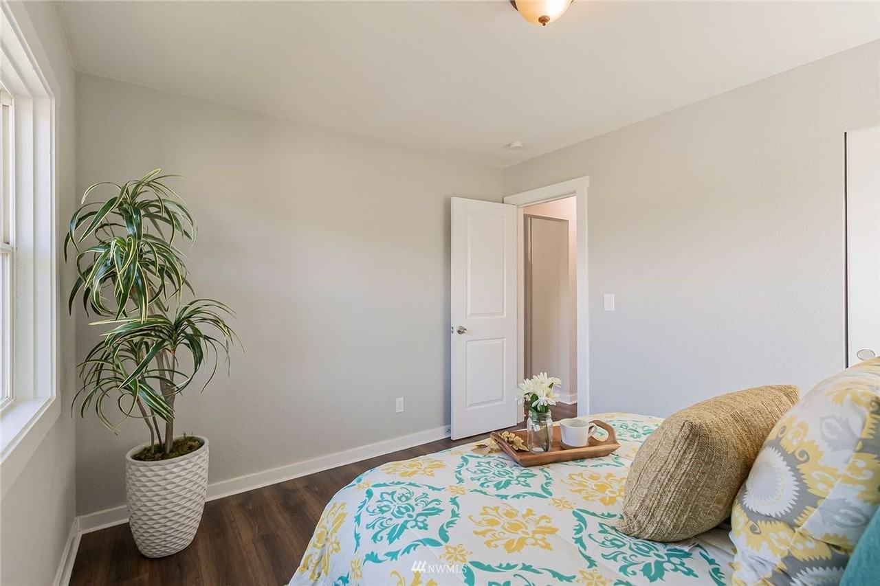 3821 E I St - Photo 7 of 28