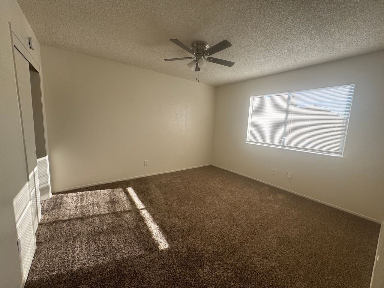 2 bedrooms, 1.5 bath Townhouse Style Apartment - Photo 6 of 8