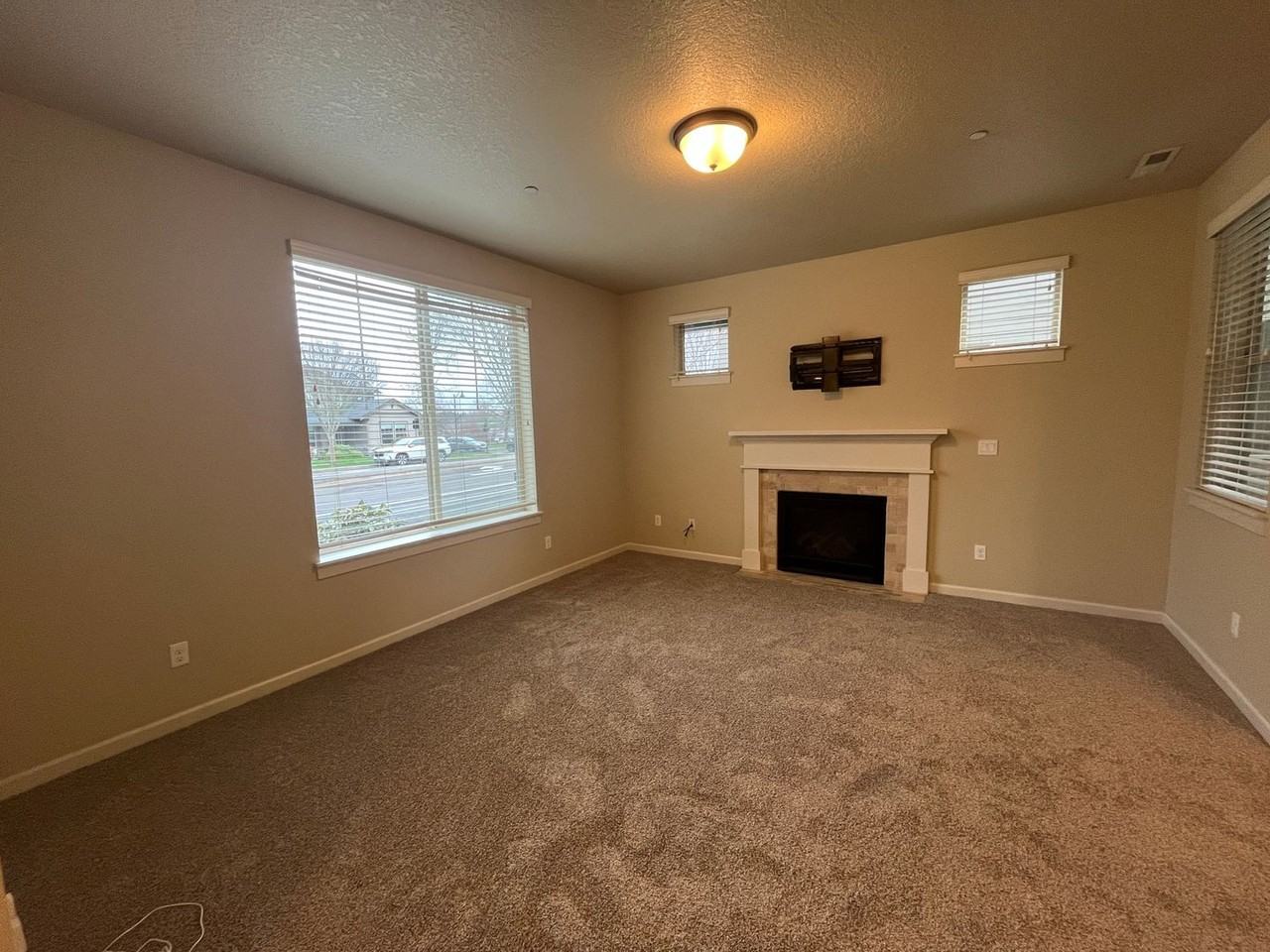 10172 Sw Barber St - Photo 4 of 26