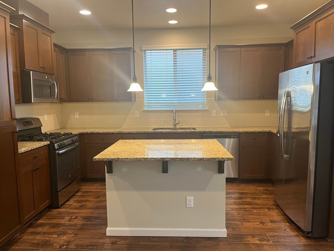 10172 Sw Barber St - Photo 7 of 26