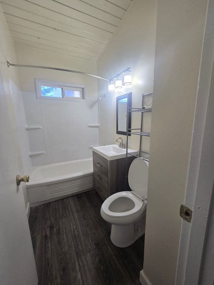 2428 Union Avenue - Photo 7 of 11