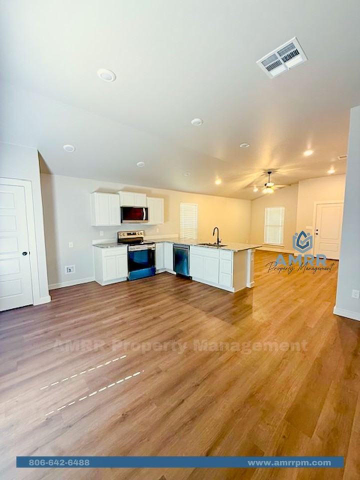 8607 29th St - Photo 5 of 12