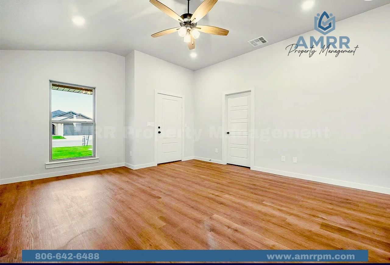 8607 29th St - Photo 7 of 12