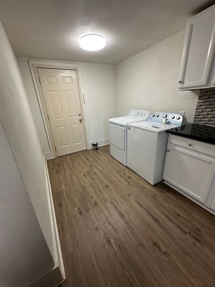 1034 Harrison Street - Photo 6 of 11