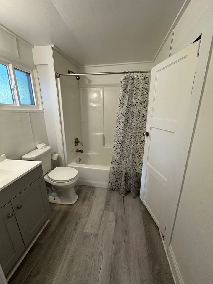 1034 Harrison Street - Photo 7 of 11