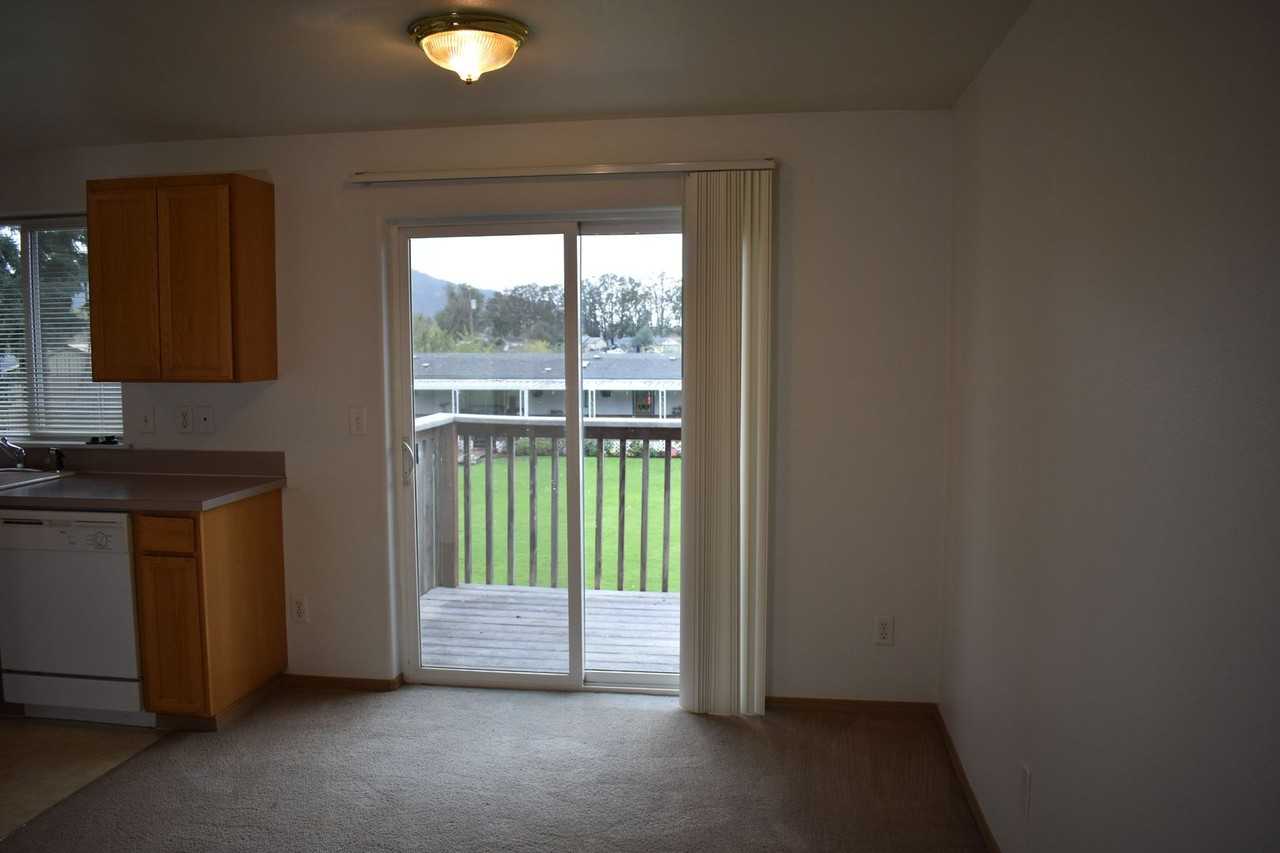 2020 S 7th St #F - Photo 6 of 22