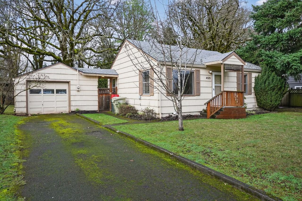 4525 Southwest 180th Avenue - Photo 2 of 13