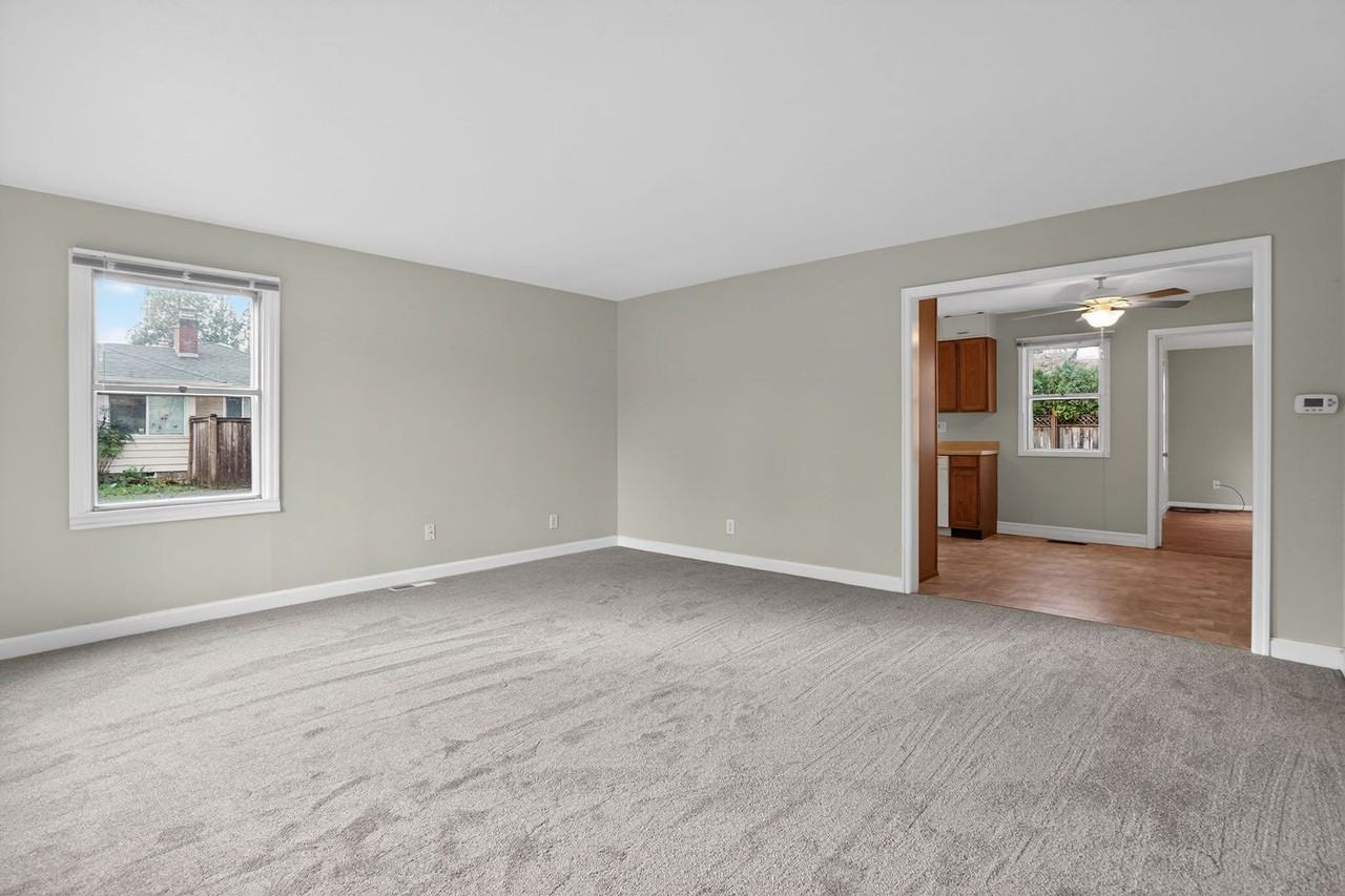 4525 Southwest 180th Avenue - Photo 7 of 13