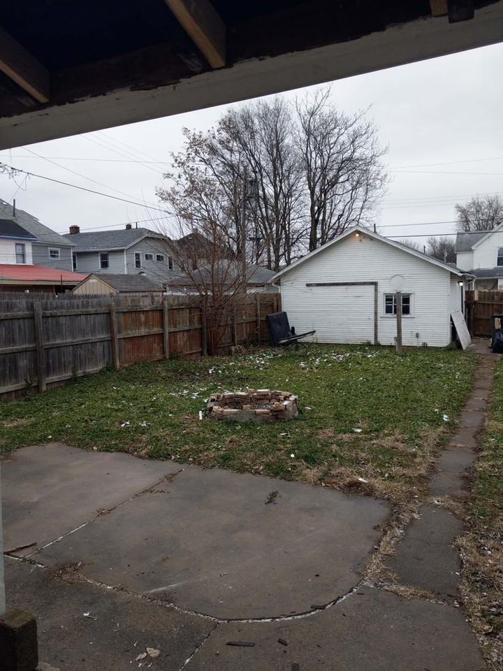 116 South Irwin Street - Photo 3 of 17