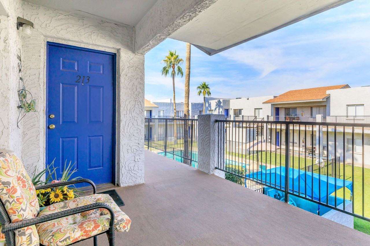 Country Club Commons - Photo 6 of 14