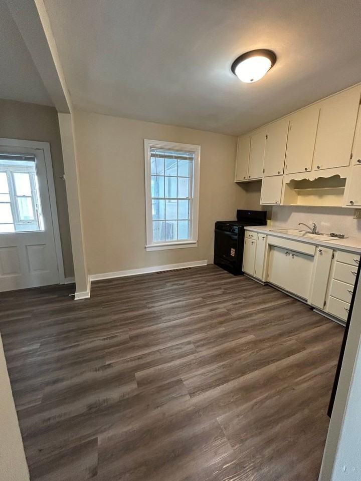 416 416 7th Street NW - RHS 416- #2 - Photo 2 of 7