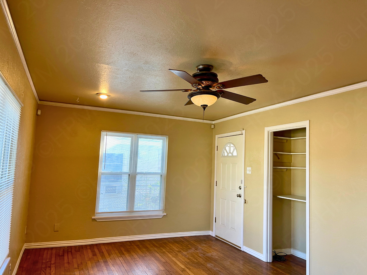 335 Saratoga Dr - Photo 6 of 15