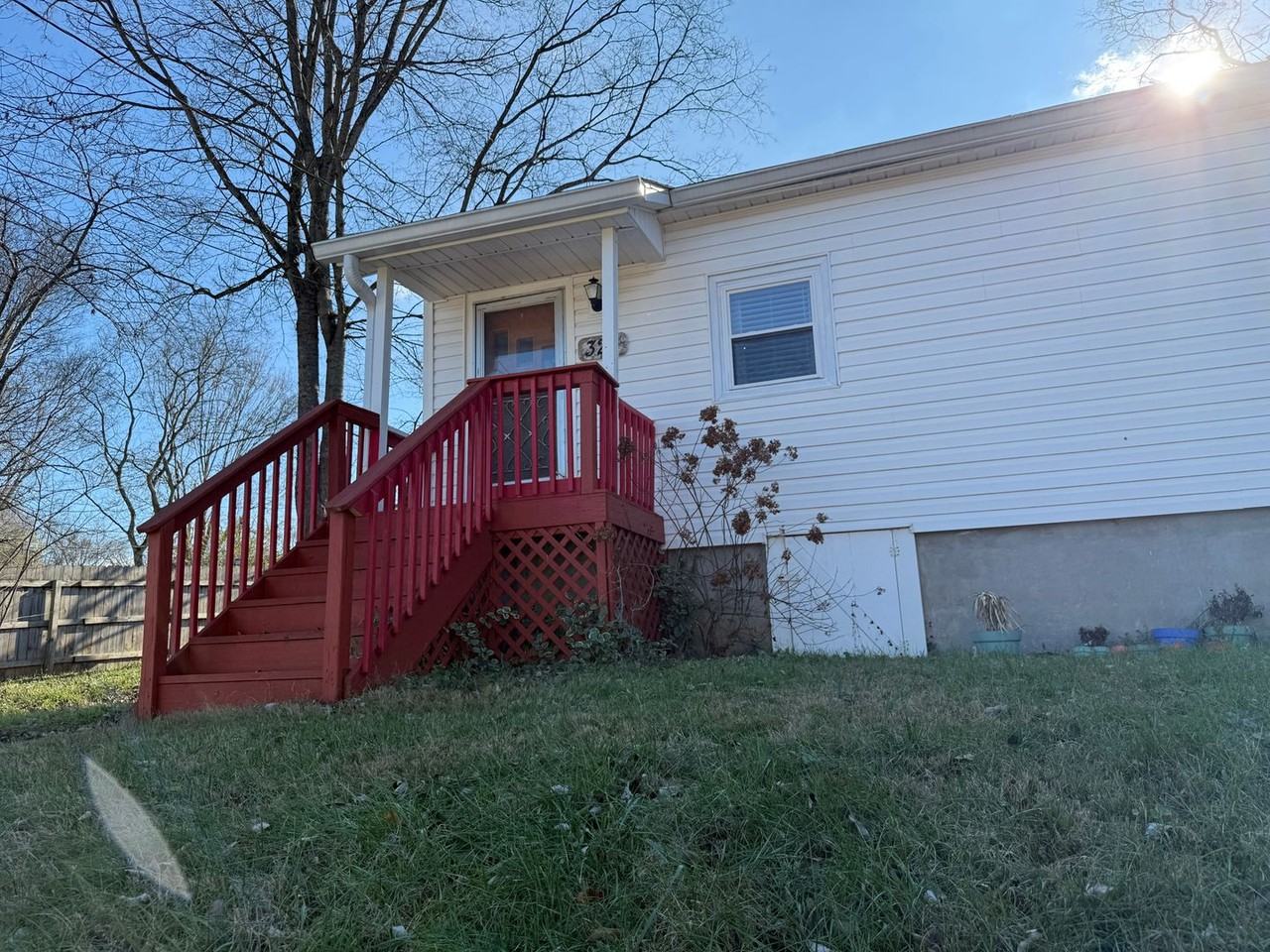 320 Carter Avenue - Photo 2 of 15