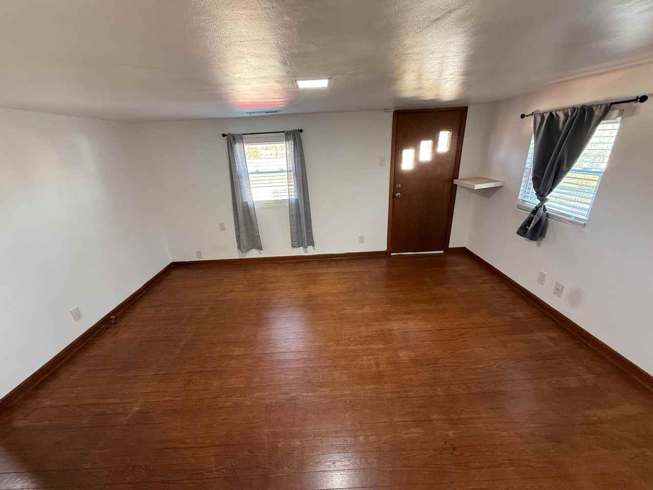 320 Carter Avenue - Photo 7 of 15