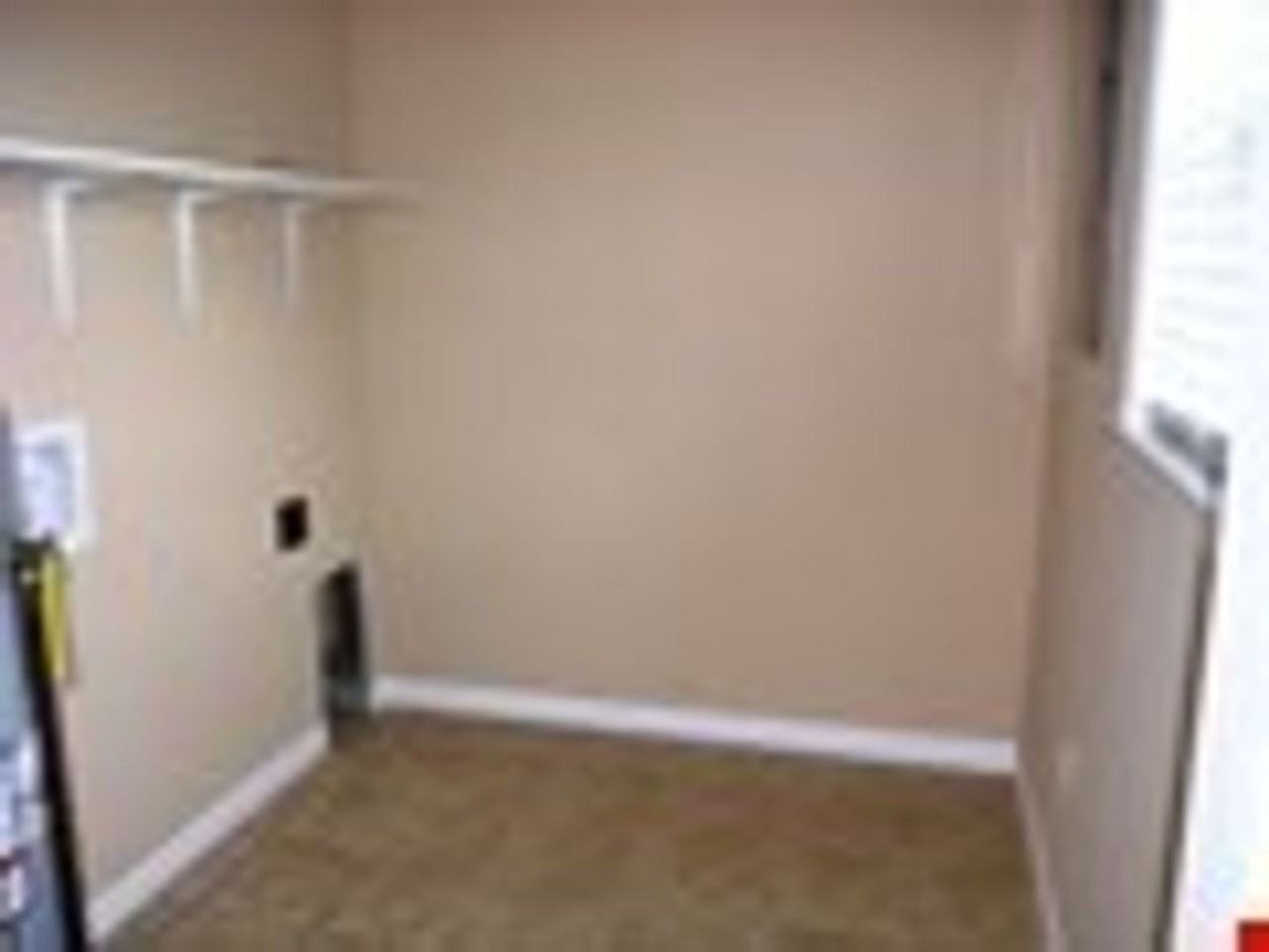 611 Cedar Street - Photo 4 of 14