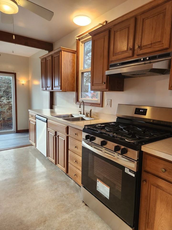 120 Cooper Street - Photo 5 of 17