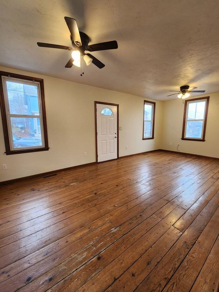 120 Cooper Street - Photo 7 of 17