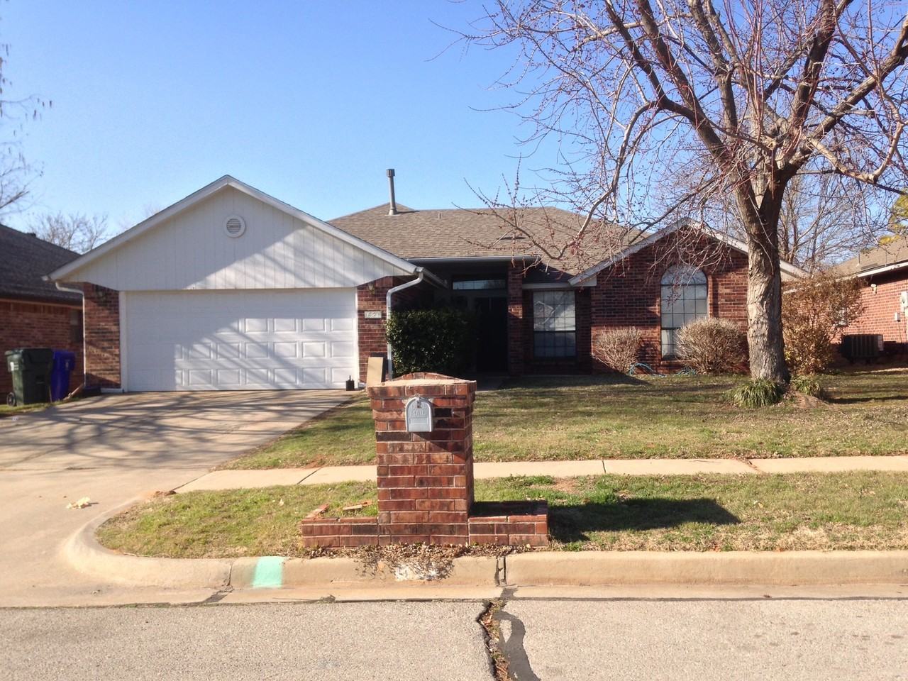 621 Gyrfalcon Dr - Photo 2 of 25