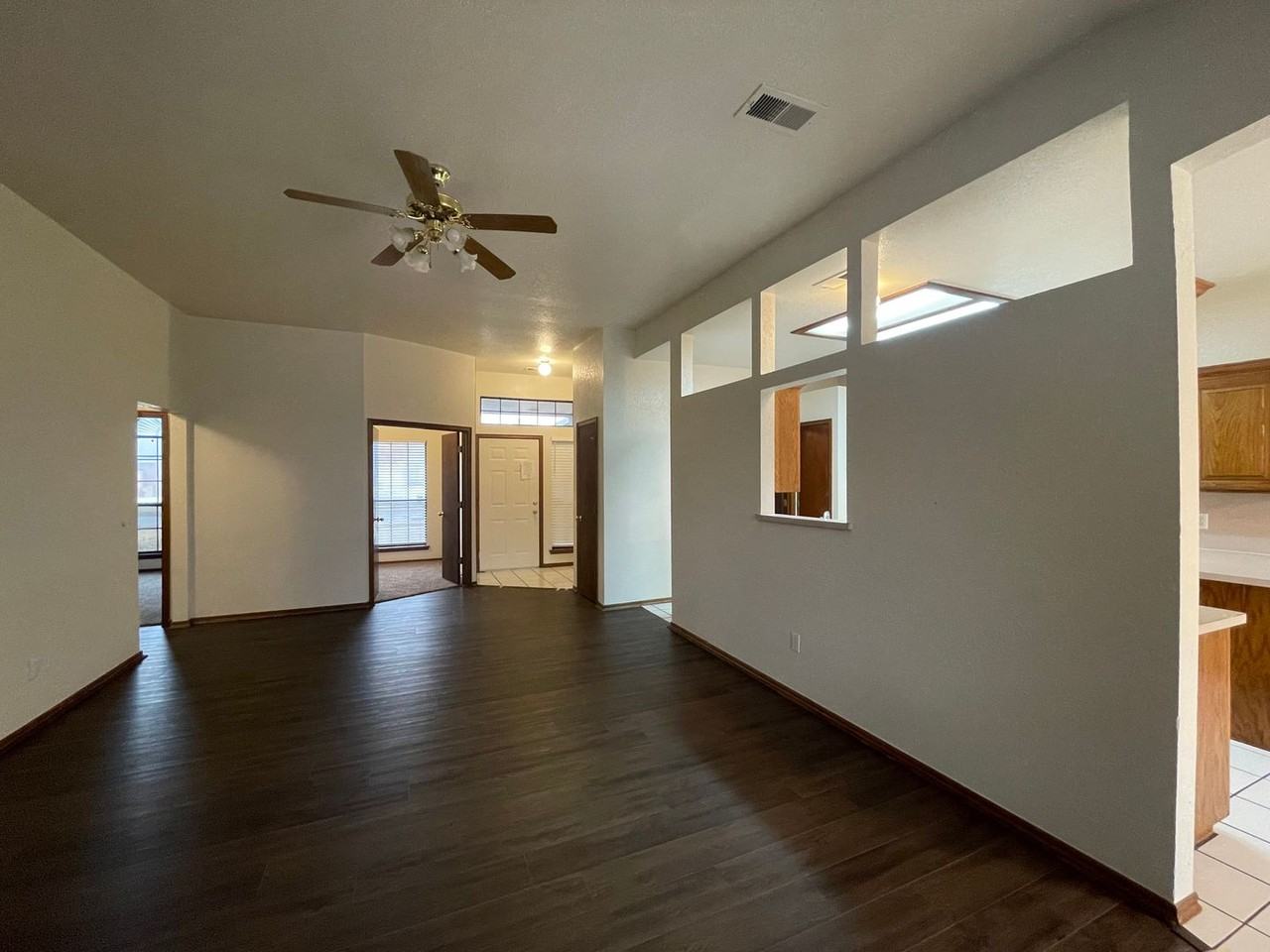 621 Gyrfalcon Dr - Photo 6 of 25