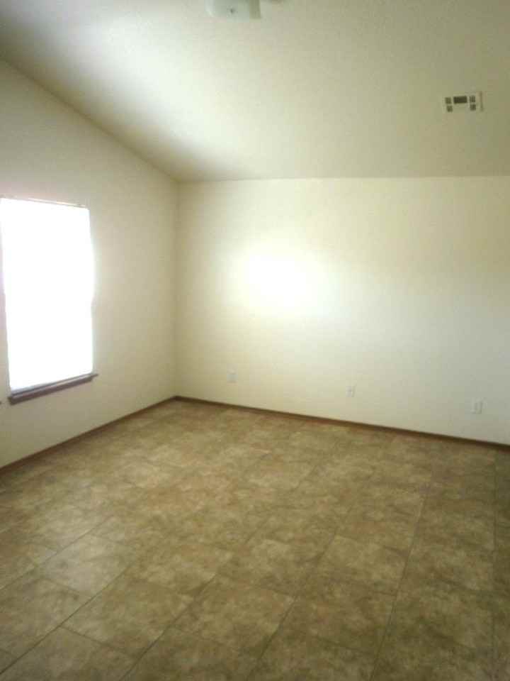 3148 Southwest 103rd Place - Photo 5 of 9