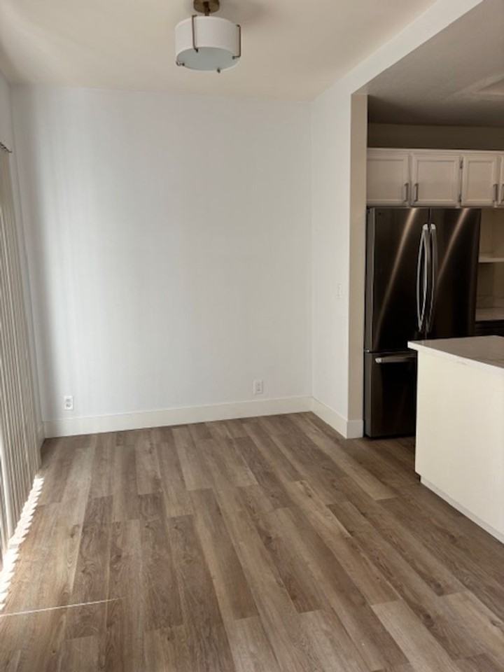 3893 Vine Street - Photo 5 of 15