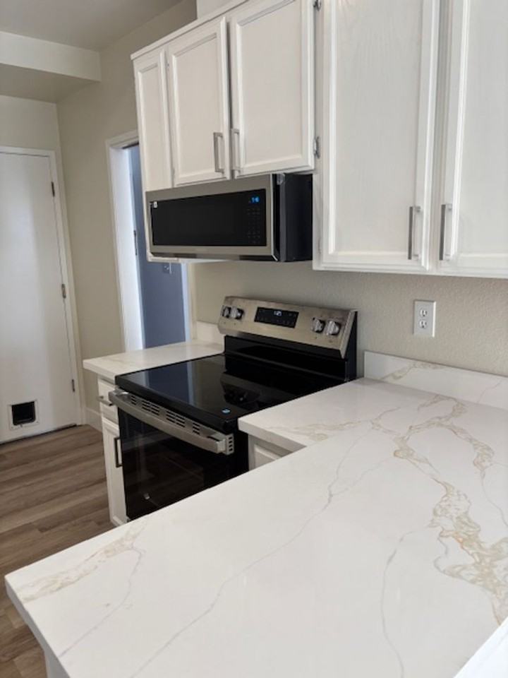 3893 Vine Street - Photo 6 of 15