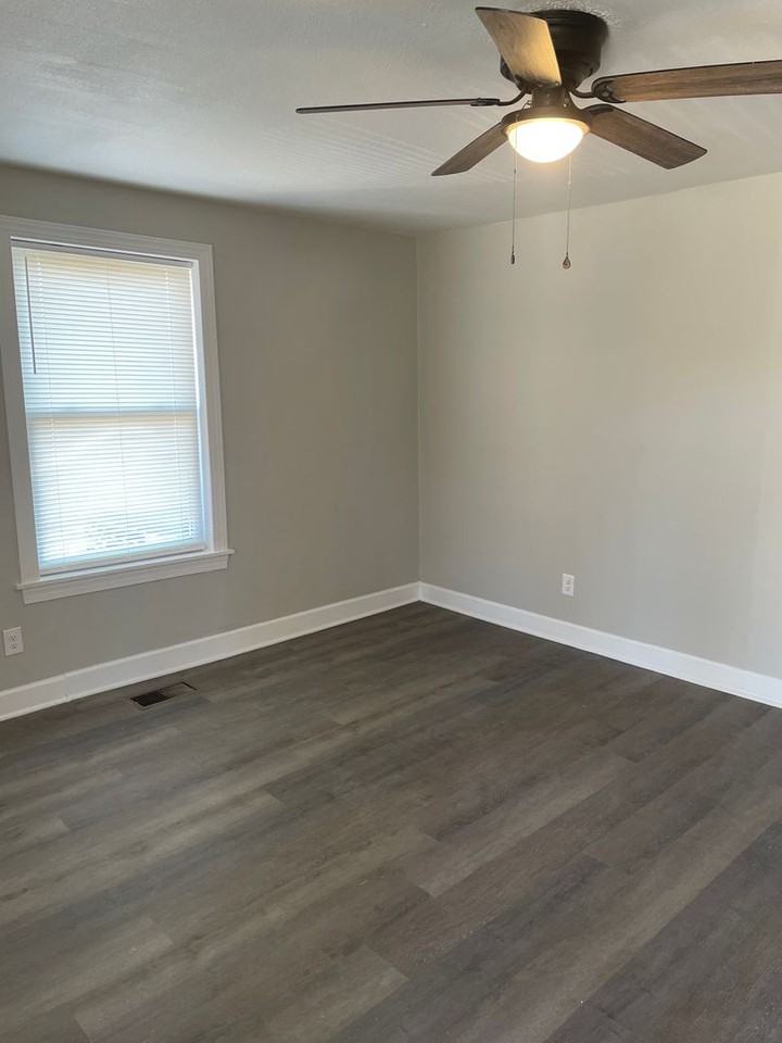 1112 Cayuga St - Photo 3 of 9