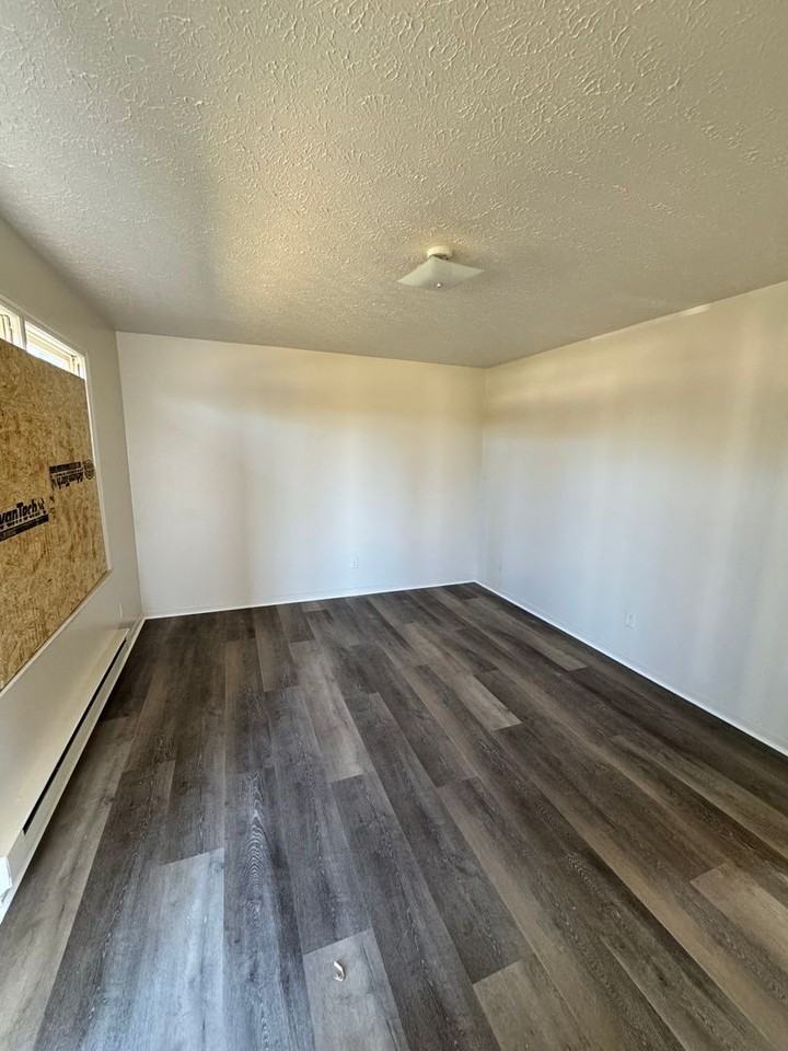 1400 Newton Street - Photo 3 of 21