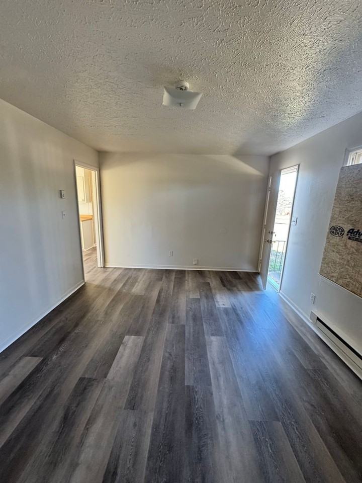 1400 Newton Street - Photo 4 of 21