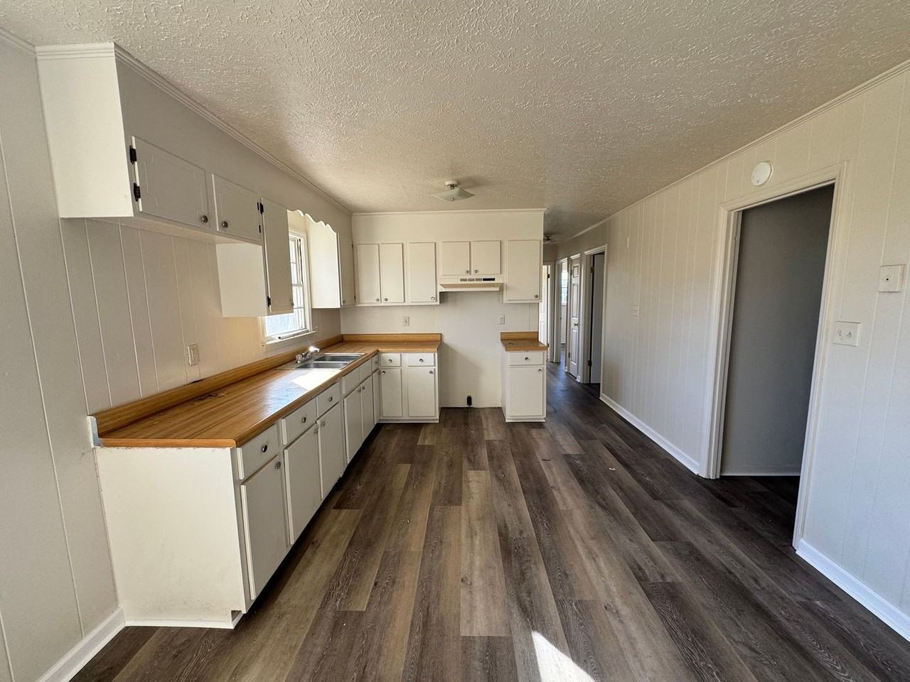 1400 Newton Street - Photo 7 of 21